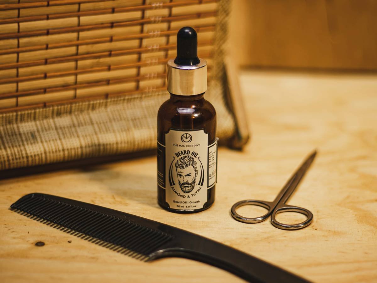 dual-sided beard comb accessory for stubble and long beards